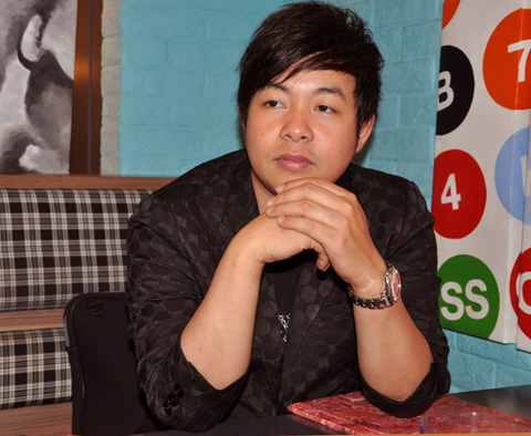 Ca sĩ Quang Lê bán quyết định nhẫn 2 tỷ đồng để làm liveshow